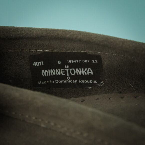 Minnetonka Size 8 Kitty Hardsole Moc Gray Slip On Tassel Fringe Toe Shoes Flats - Picture 4 of 5